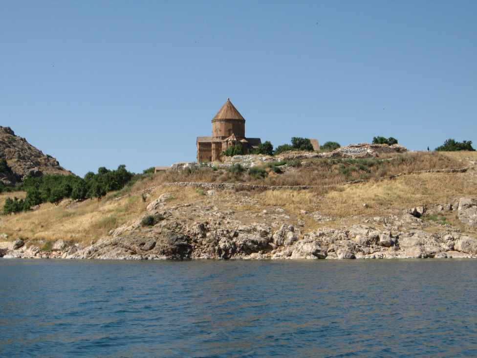 Akdamar Adası